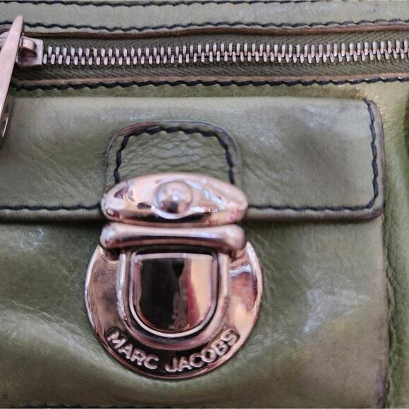 MARC JACOBS LEATHER GREEN CONTINENTAL WALLET - Picture 2 of 5